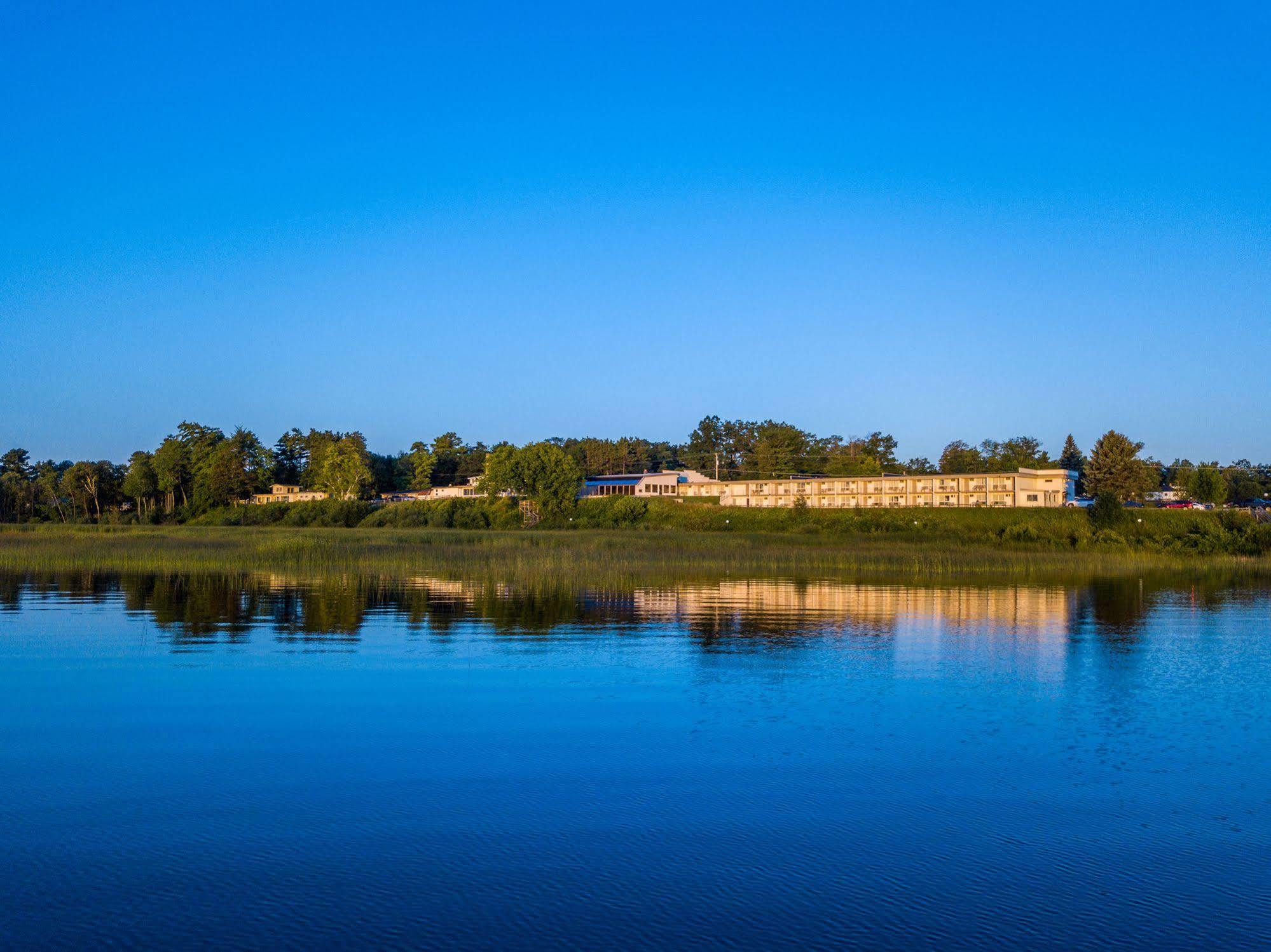 Terrace Bay Hotel - Lakefront Есканаба Екстер'єр фото